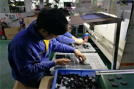 選擇藍(lán)牙耳機(jī)模具廠&mdash;&mdash;開模前您需要了解這個！