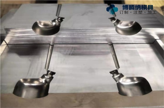 深圳藍(lán)牙耳機(jī)模具加工哪家行？博騰納，獲得全國(guó)300家企業(yè)的口碑認(rèn)可