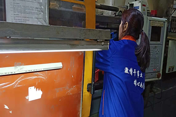 塑膠模具廠&mdash;&mdash;博騰納更愿傾心為您服務(wù)