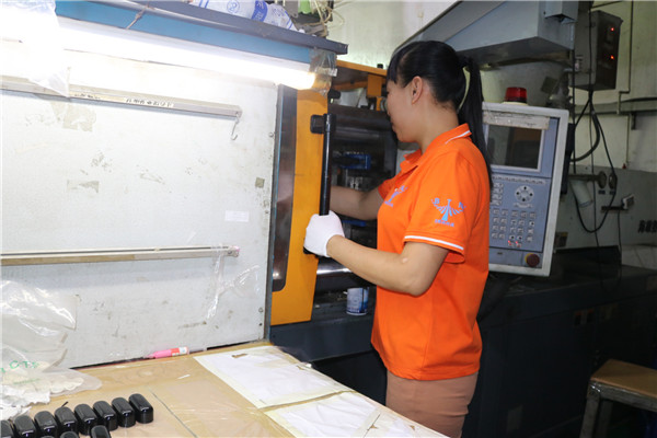 注塑模具制造廠&mdash;&mdash;博騰納13年堅(jiān)持用高品質(zhì)產(chǎn)品回饋客戶