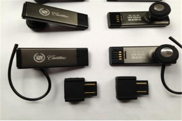 藍(lán)牙耳機(jī)模具廠哪家行？深圳博騰納出品：有分模線，你看不見(jiàn)！